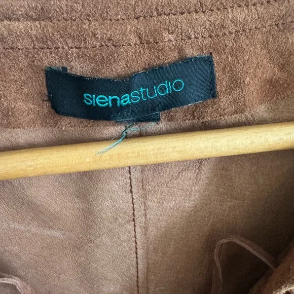 Siena studio lace front laser cut tan suede long sleeve western boho Top sz med - Picture 8 of 9